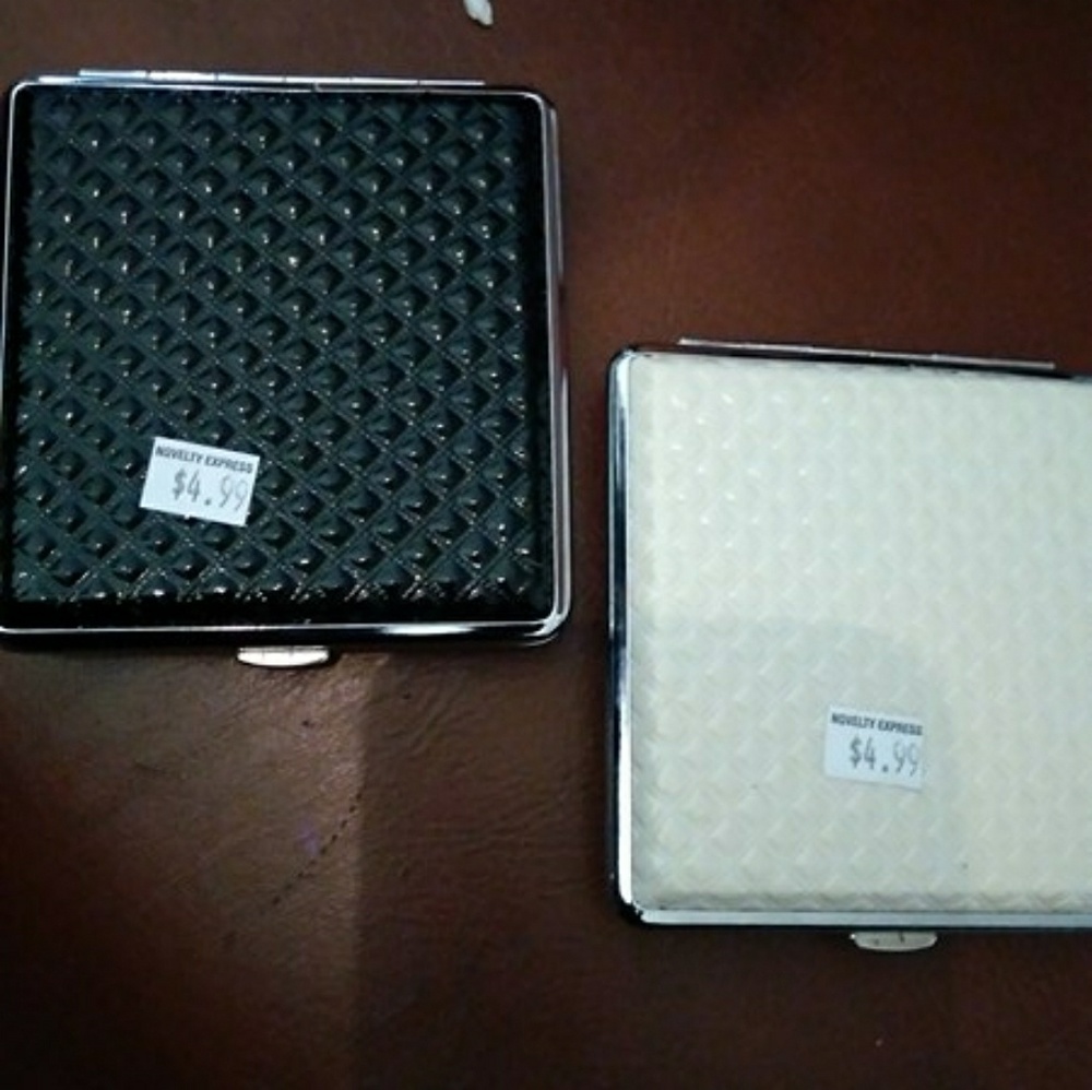 BLACK CASE - Picture 2 of 2